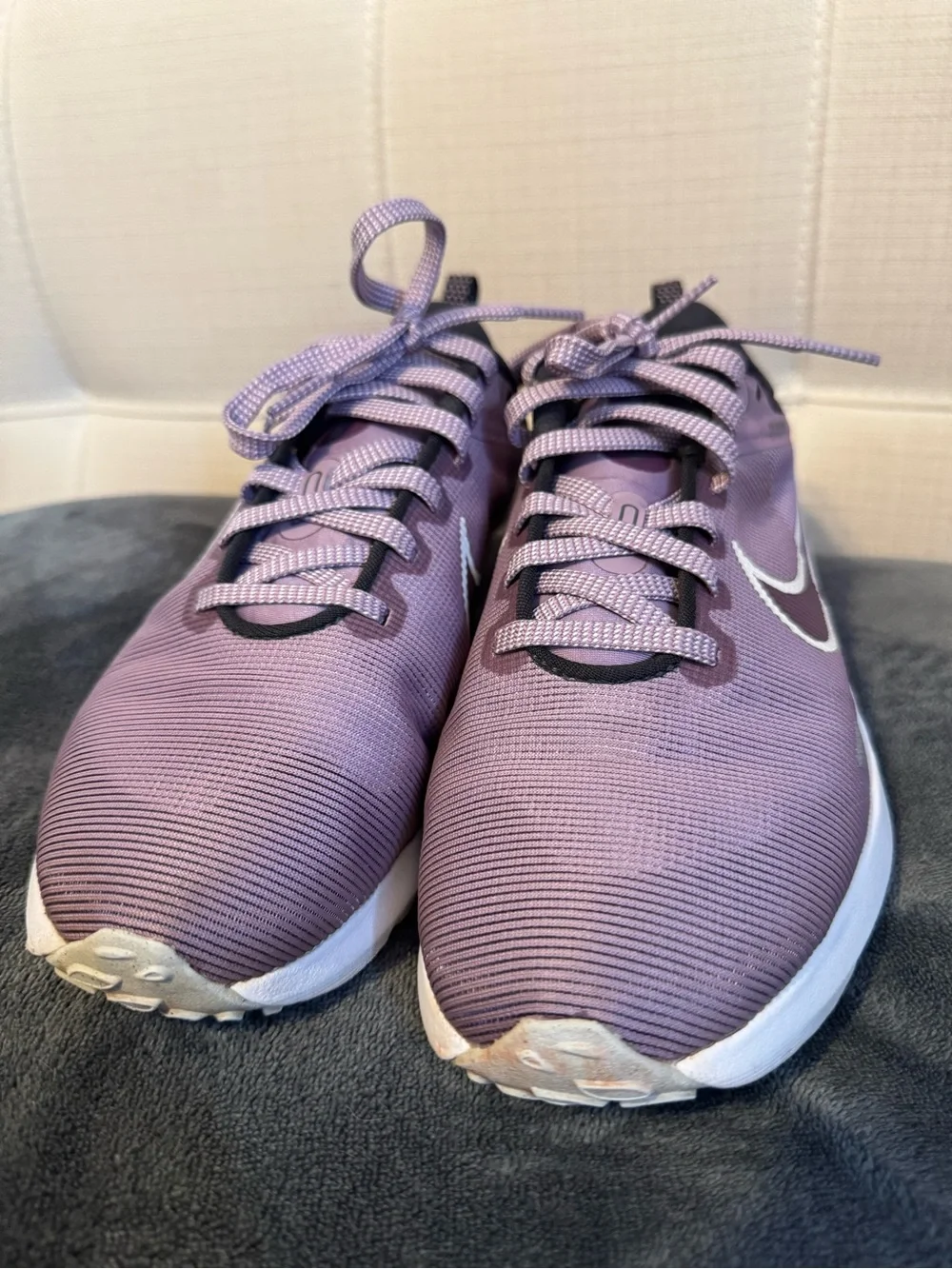 Nike Women's Lavender Low-Top Sneakers with White Swoosh